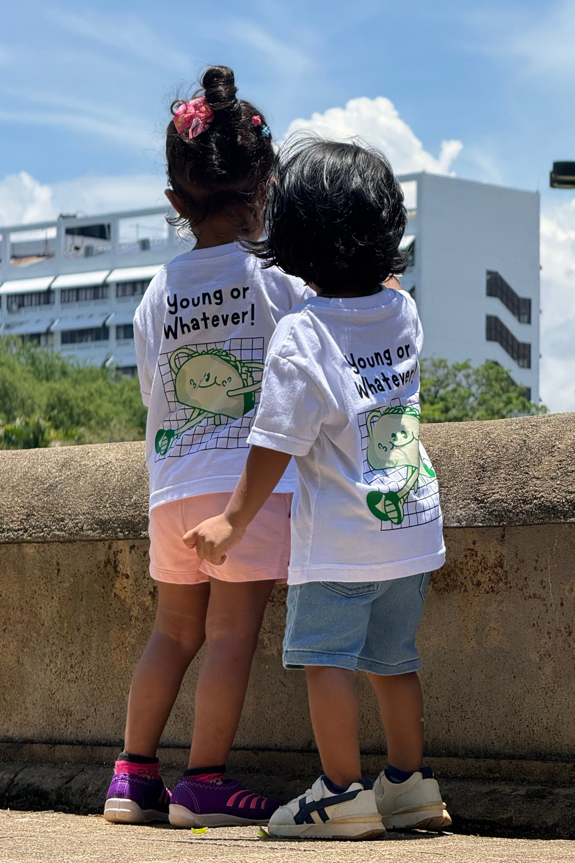 Young or Whatever! – Oversized T-Shirt