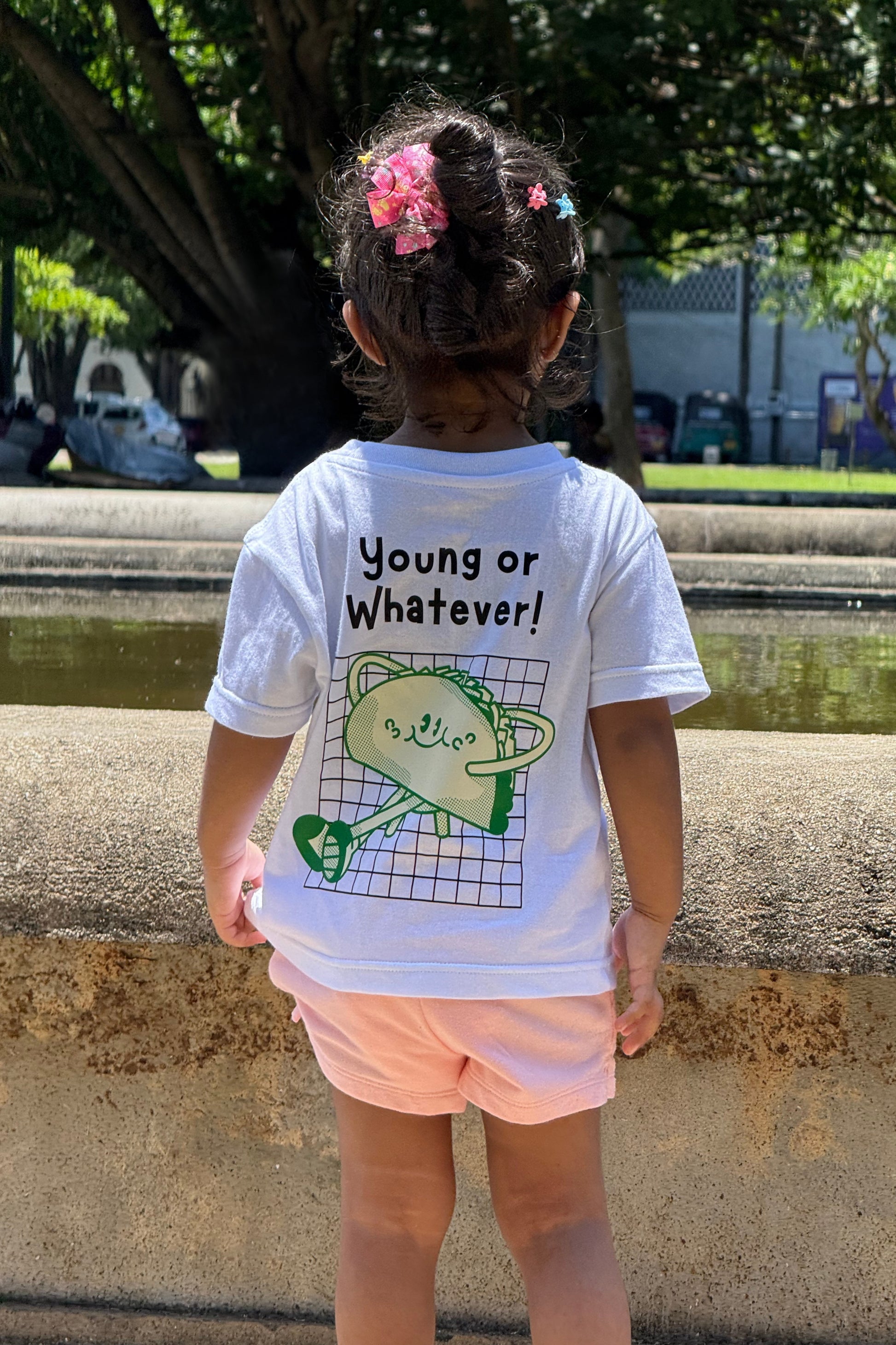 Young or Whatever! – Oversized T-Shirt